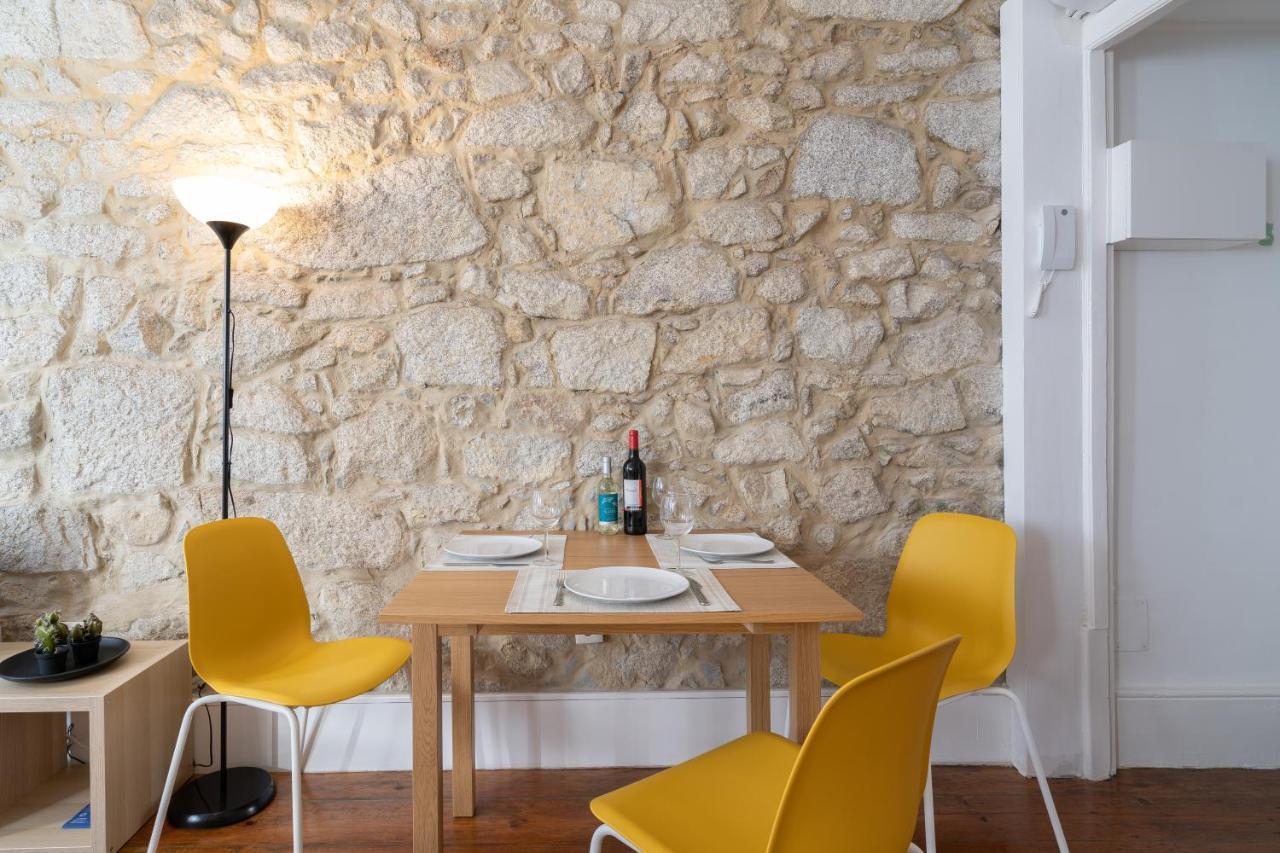 Host Wise - Modern Studios With Terrace - Walk Everywhere ポルト エクステリア 写真