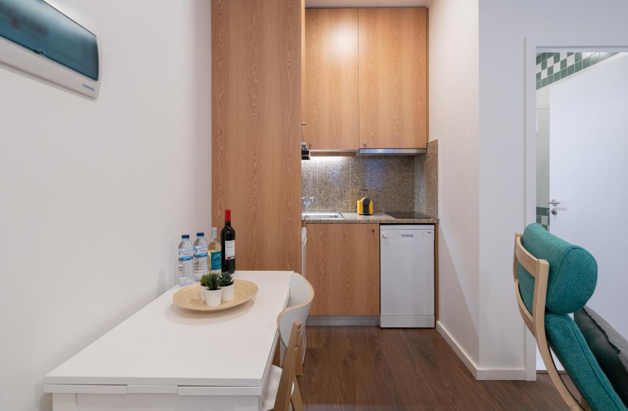 Host Wise - Modern Studios With Terrace - Walk Everywhere ポルト エクステリア 写真