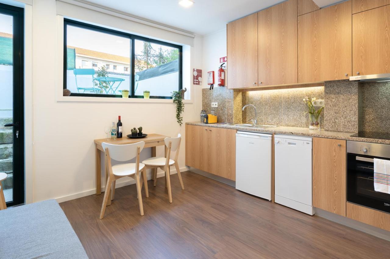 Host Wise - Modern Studios With Terrace - Walk Everywhere ポルト エクステリア 写真